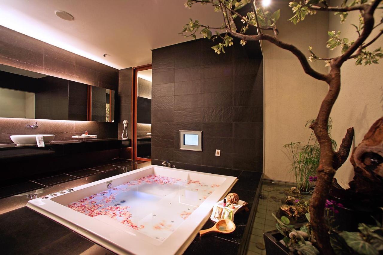Spring Spa Motel Dali Экстерьер фото